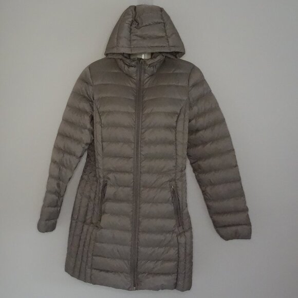 SIZE S. Aventure packable hooded down jacket/coat. - Picture 6 of 16